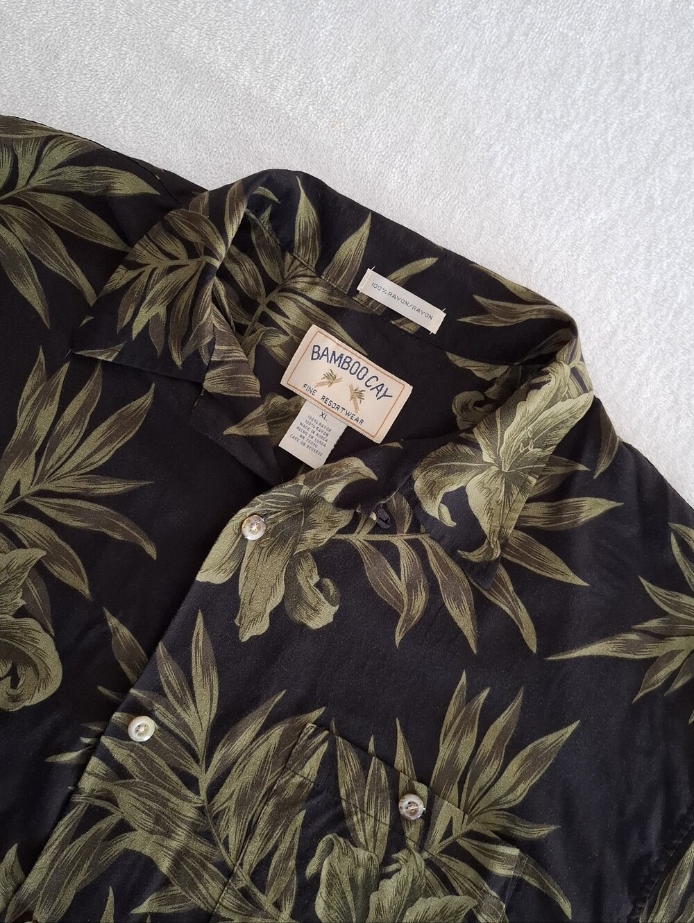 Bamboo Cay Mens XL Hawaiian Shirt Black Olive Green Rayon Tropical Floral Leaf